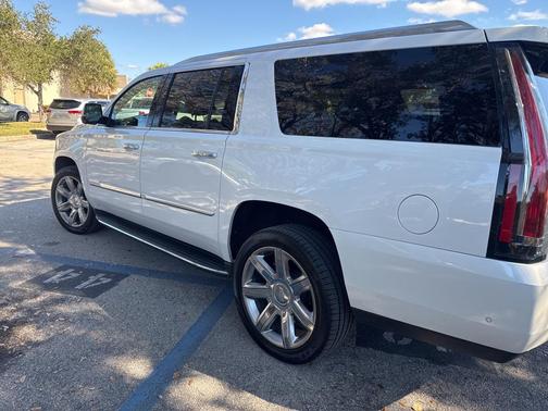 2019 Cadillac Escalade ESV Premium Luxury