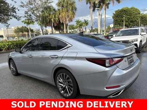 2025 Lexus ES 350 Ultra Luxury
