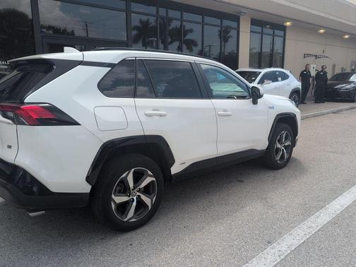 Ice Cap 2023 Toyota RAV4 Prime SE