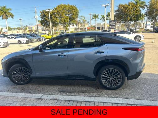 2023 Lexus RZ 450e Luxury