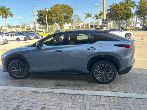 2023 Lexus RZ 450e Luxury