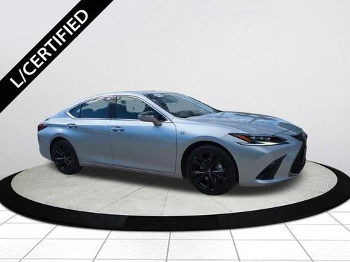 2023 Lexus ES 300h F SPORT Handling
