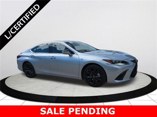 2023 Lexus ES 300h F SPORT Handling