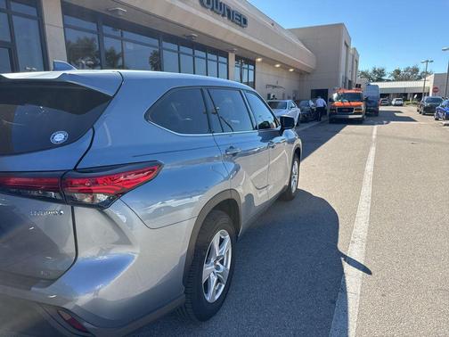 2021 Toyota Highlander Hybrid LE