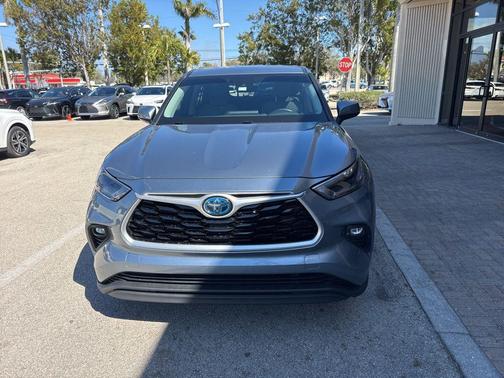 2021 Toyota Highlander Hybrid LE