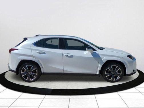 2025 Lexus UX 300h Premium