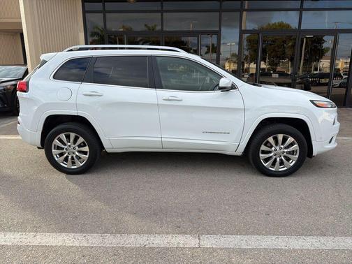 2017 Jeep Cherokee Overland