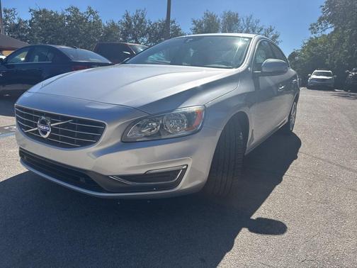 2015 Volvo S60 T5 Premier Plus