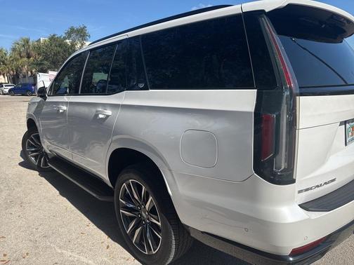 2022 Cadillac Escalade Sport