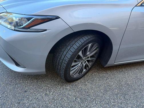 2021 Lexus ES 350 Base