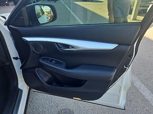 2021 INFINITI QX50 LUXE