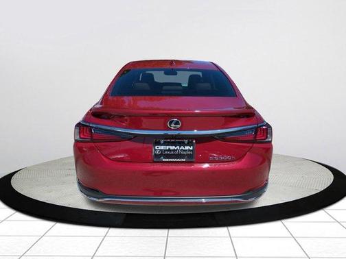 2025 Lexus ES 300h Ultra Luxury