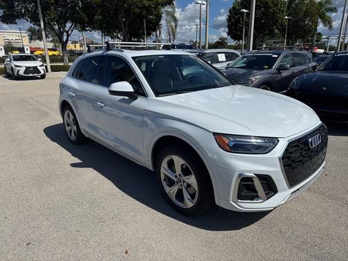 2023 Audi Q5 45 S line Premium Plus