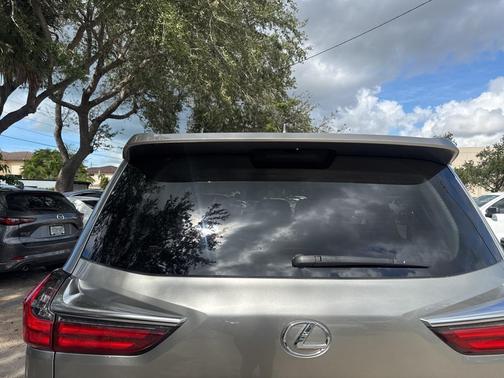 2021 Lexus LX 570 Three-Row