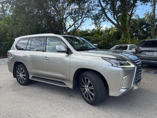 2021 Lexus LX 570 Three-Row