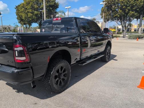 2020 RAM 2500 Big Horn Crew Cab 4X4 6'4' Box