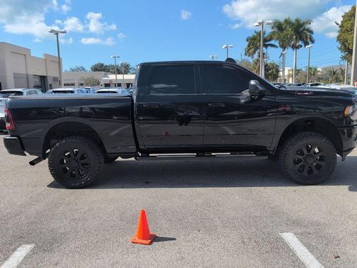 2020 RAM 2500 Big Horn Crew Cab 4X4 6'4' Box