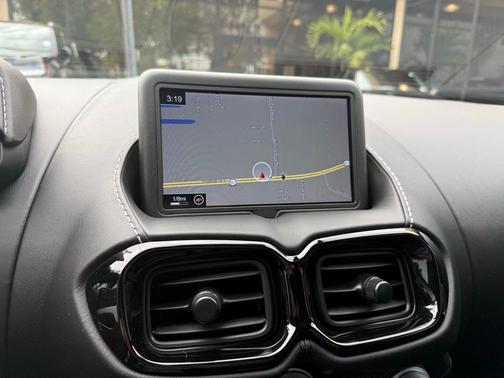 2021 Aston Martin Vantage Base