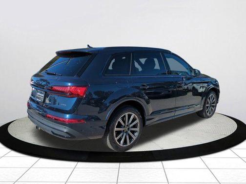 2023 Audi Q7 45 Premium Plus