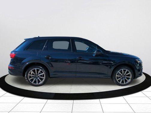 2023 Audi Q7 45 Premium Plus
