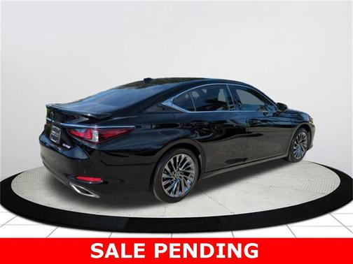 2022 Lexus ES 350 Ultra Luxury