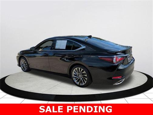 2022 Lexus ES 350 Ultra Luxury