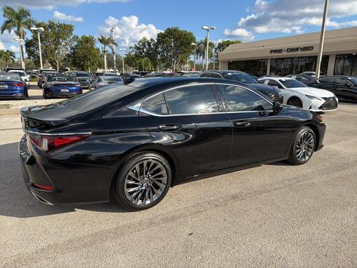 2022 Lexus ES 350 Ultra Luxury