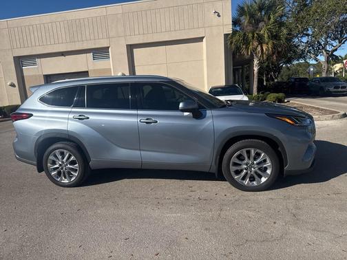 2022 Toyota Highlander Limited