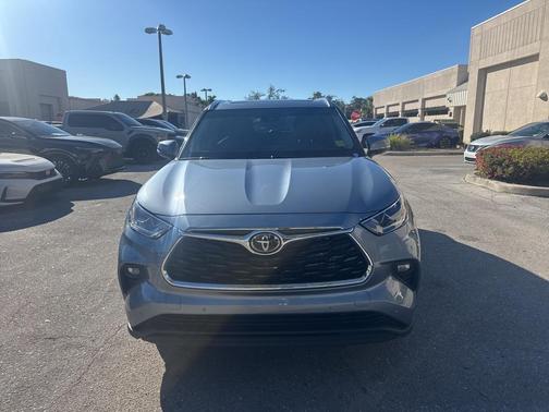 2022 Toyota Highlander Limited