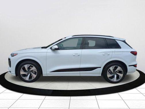 Glacier White Metallic 2025 Audi Q6 e-tron Prestige quattro