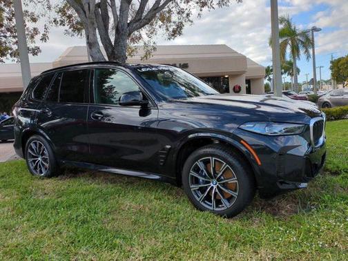 2025 BMW X5 M60i