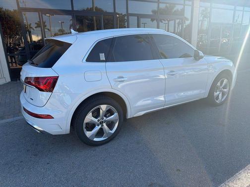 2023 Audi Q5 45 S line Premium Plus