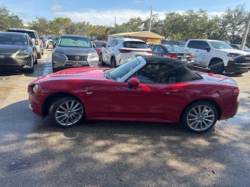 2018 FIAT 124 Spider Base