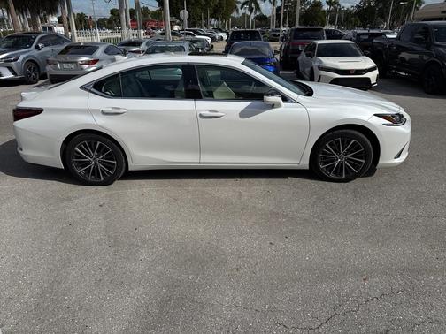 2023 Lexus ES 350 Base