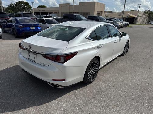 2023 Lexus ES 350 Base