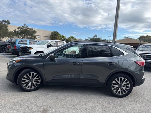 2020 Ford Escape Titanium