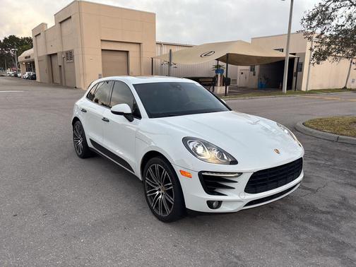 2018 Porsche Macan Sport Edition