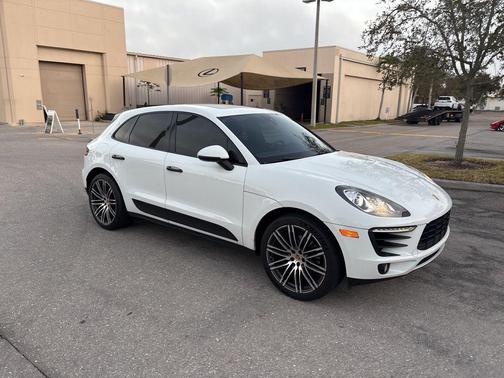 2018 Porsche Macan Sport Edition