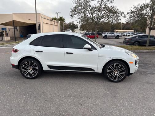 2018 Porsche Macan Sport Edition