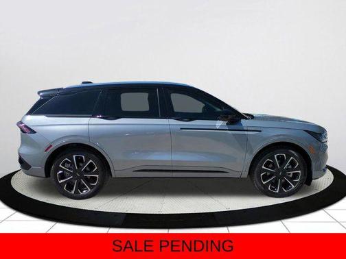 2025 Lincoln Nautilus Reserve