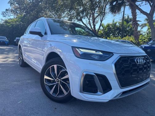2023 Audi Q5 45 S line Premium Plus