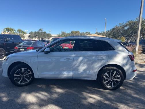 2023 Audi Q5 45 S line Premium Plus