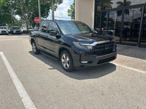Crystal Black Pearl 2024 Honda Ridgeline RTL