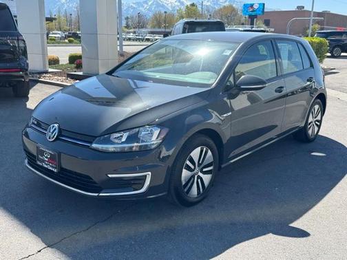 2019 Volkswagen e-Golf SE