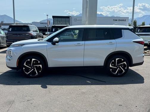2022 Mitsubishi Outlander ES
