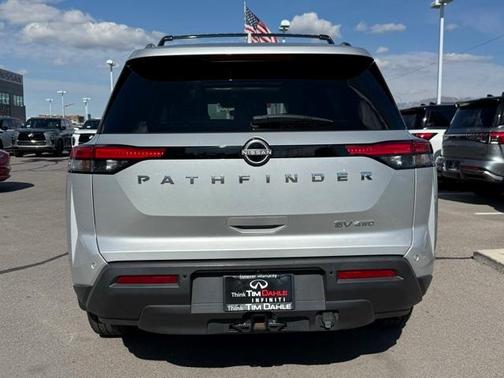 2023 Nissan Pathfinder SV