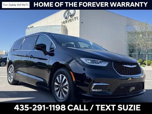 2022 Chrysler Pacifica Hybrid Touring L