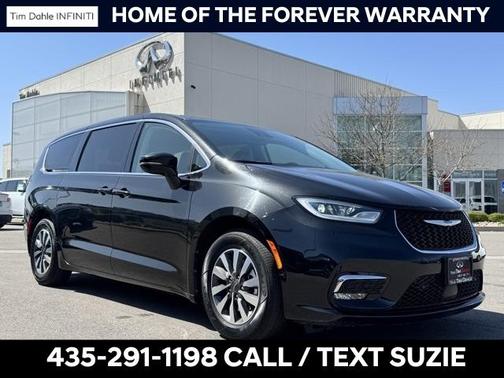 2022 Chrysler Pacifica Hybrid Touring L
