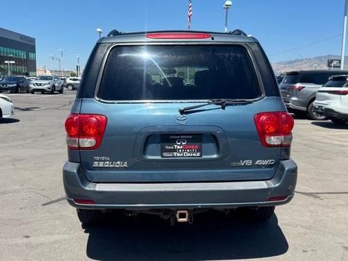 2005 Toyota Sequoia SR5