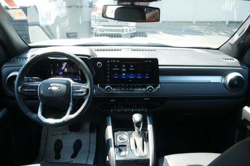 Summit White 2023 Chevrolet Colorado LT